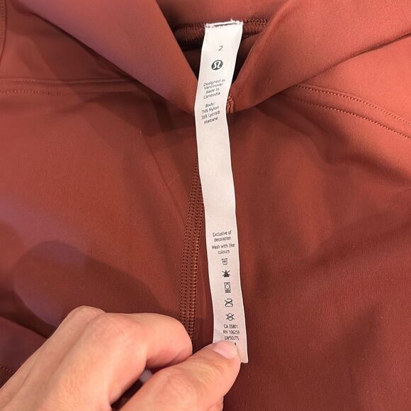 Lululemon leggings size 2 - Picture 6 of 6